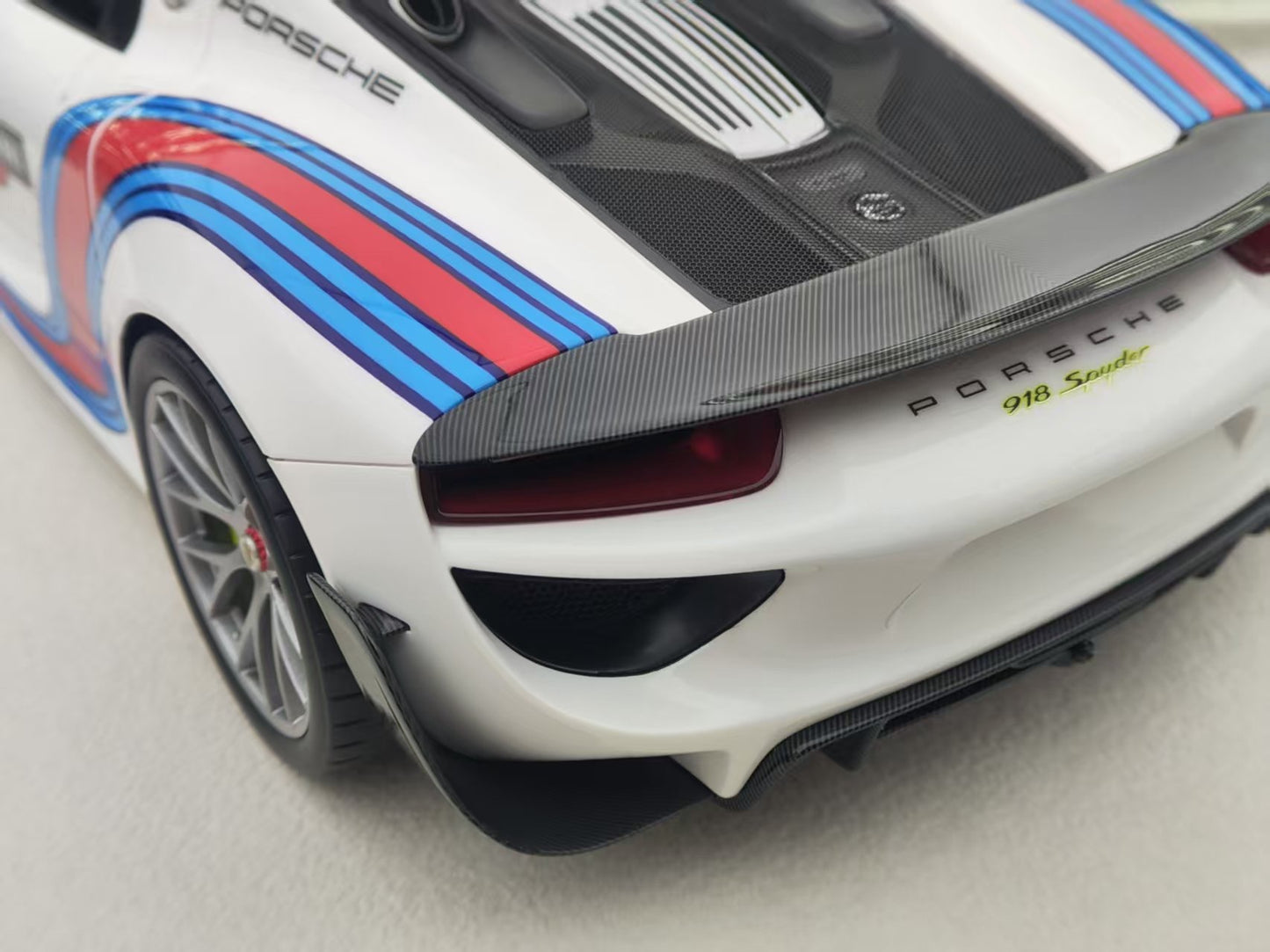 MAKEUP 1/18 Porsche 918 Spyder White Martini Resin Model EML089A