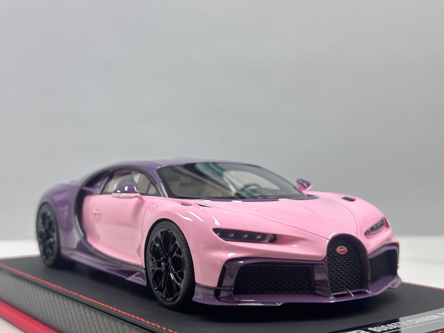 BBA MODEL 1/18 Bugatti Chiron Profilee in Girly Pink BBA074