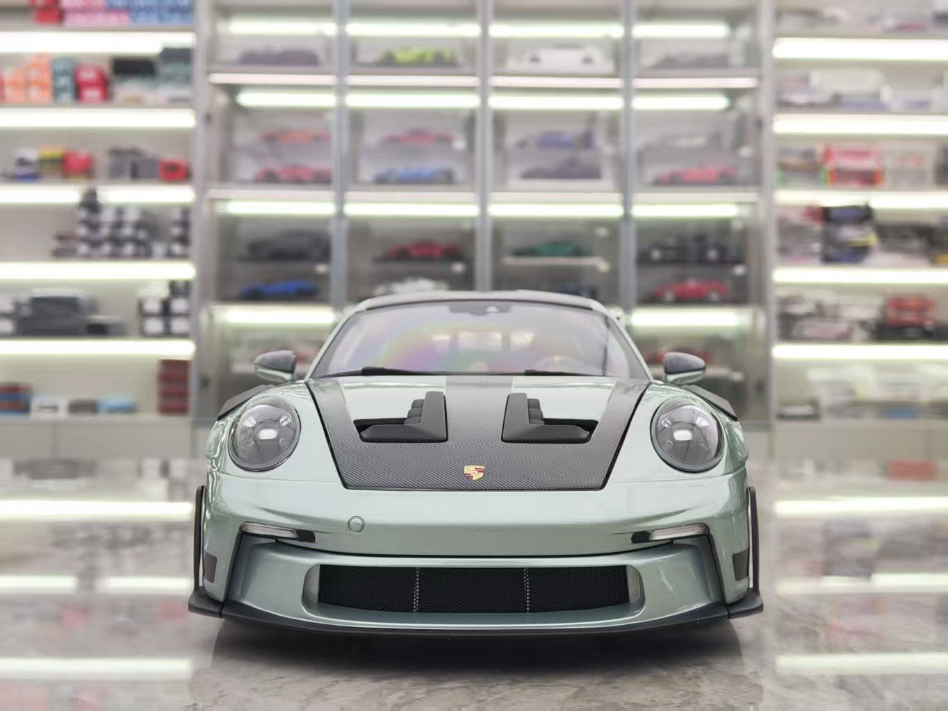 MINICHAMPS 1/18 Porsche 911 GT3 RS Silver Alloy Car Model 110062044