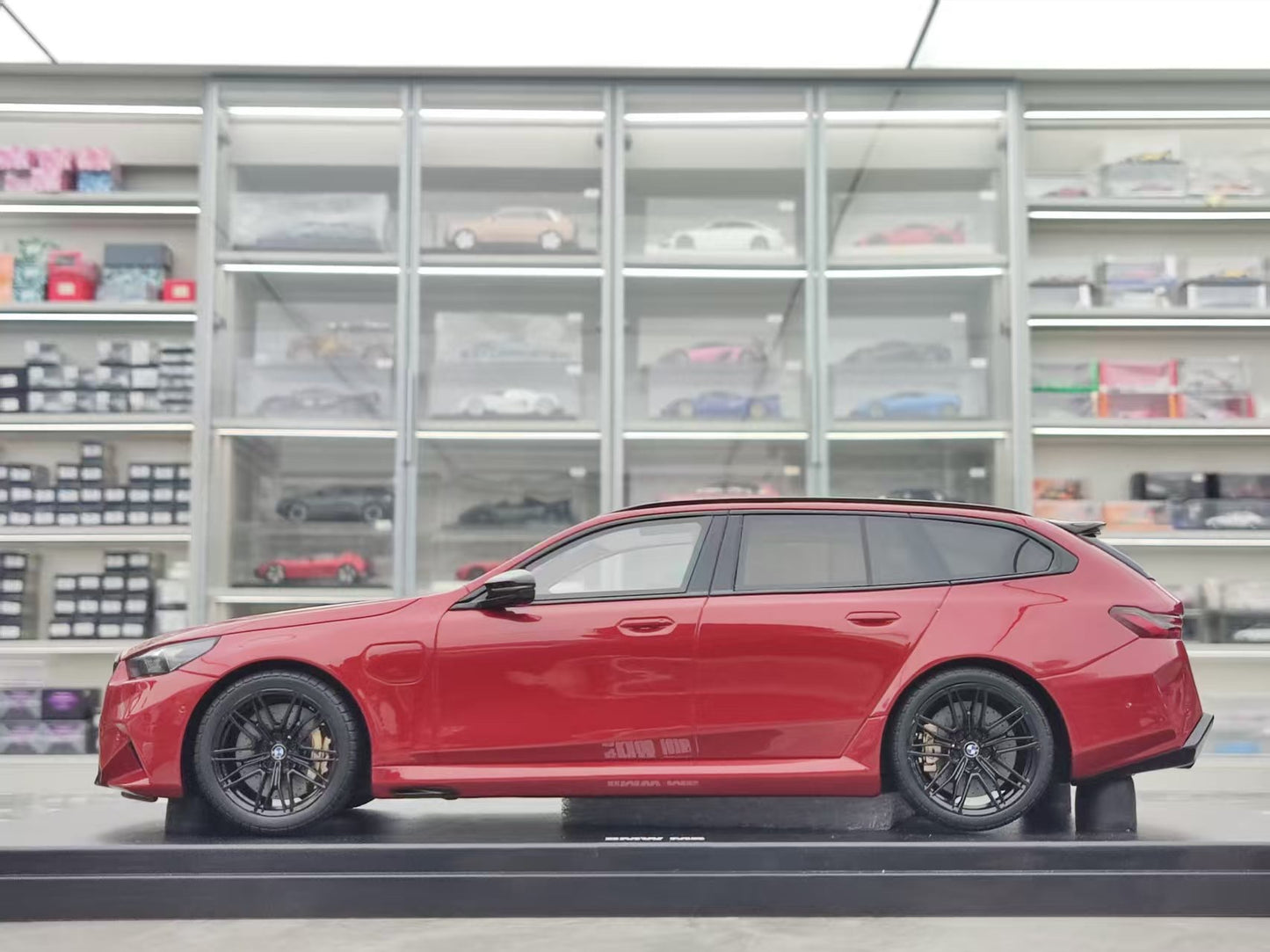 GT Spirit 1/18 BMW M5 Touring Red GT964