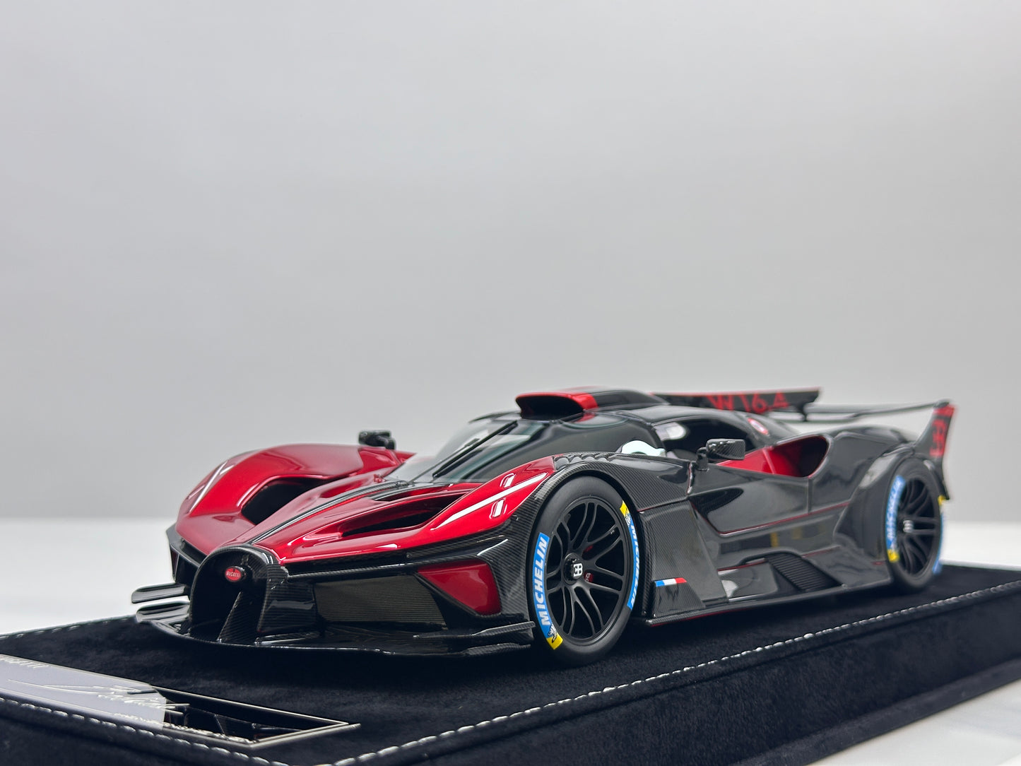 HH Model 1/18 Bugatti Bolide Metallic Red HH599