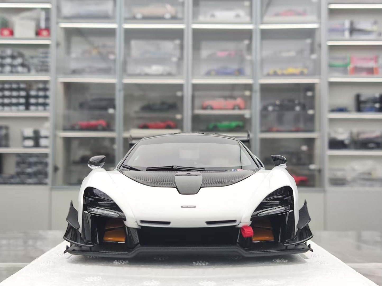 LCD 1/18 McLaren Senna GTR White LCD18016-WH