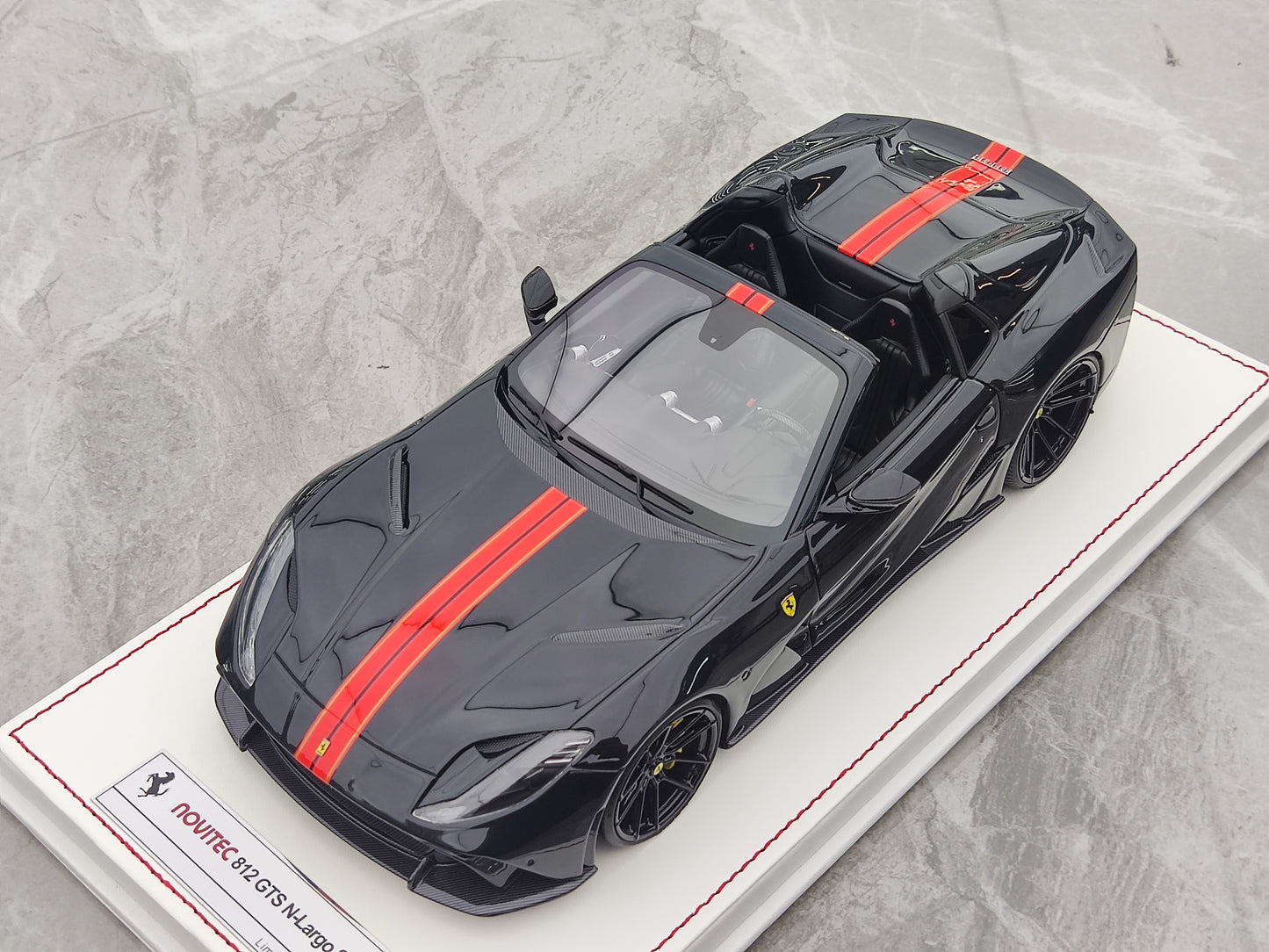 RUNNER 1/18 Ferrari 812 GTS Simulation Model Car