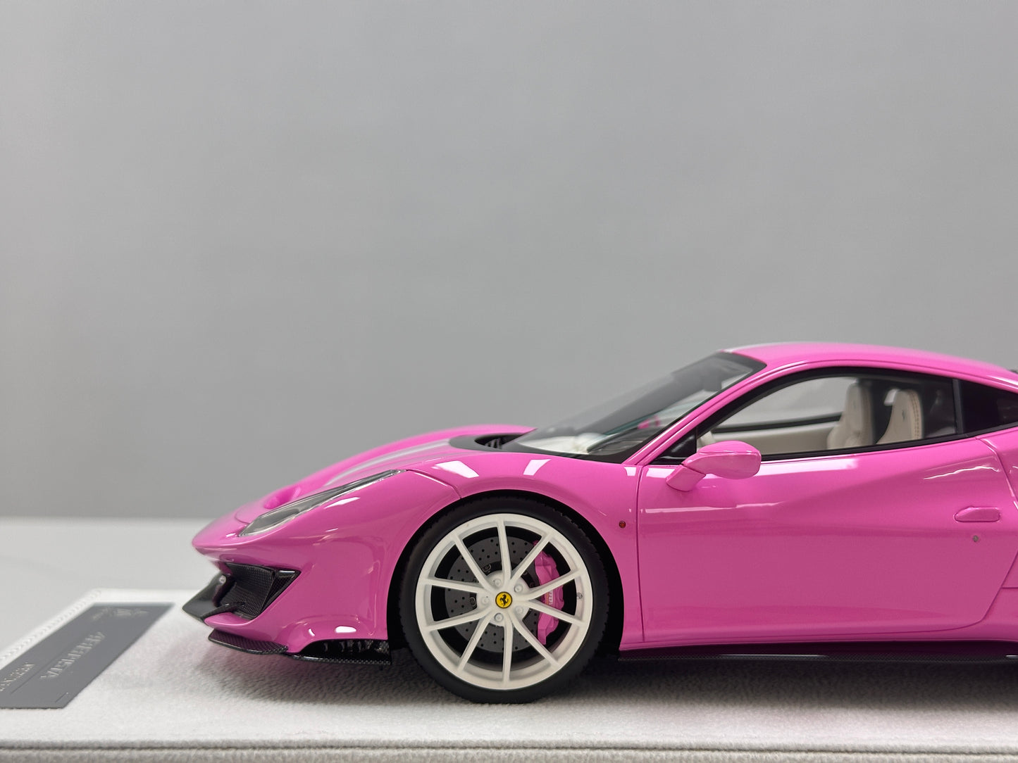 BBA MODEL 1/18 Ferrari 488 Pista – Pink with White Livery (BBA088)