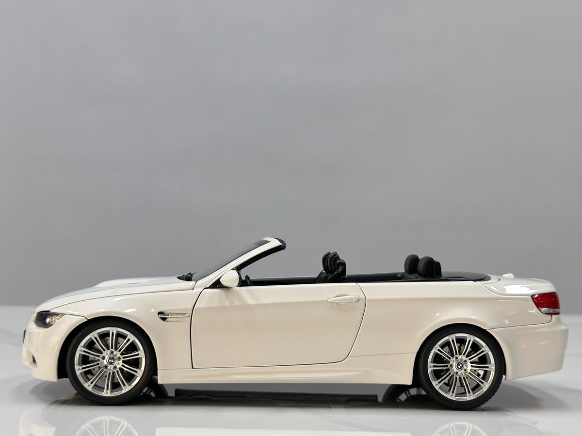 KYOSHO 1/18 BMW M3 Convertible (E93M) – White (08738AW)