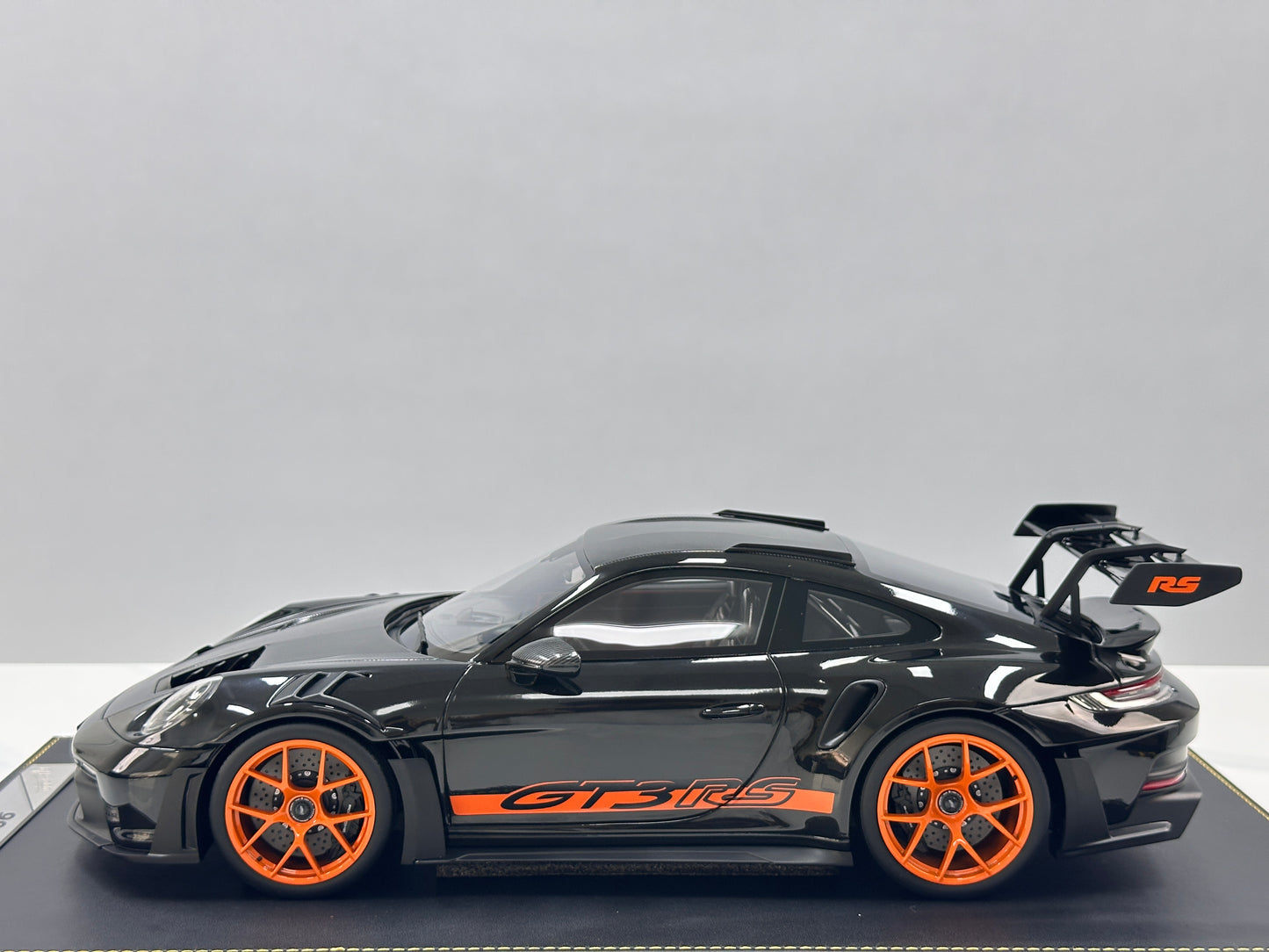 IVY 1/12 Porsche 992 GT3 RS, Black with Orange Wheels IVY243