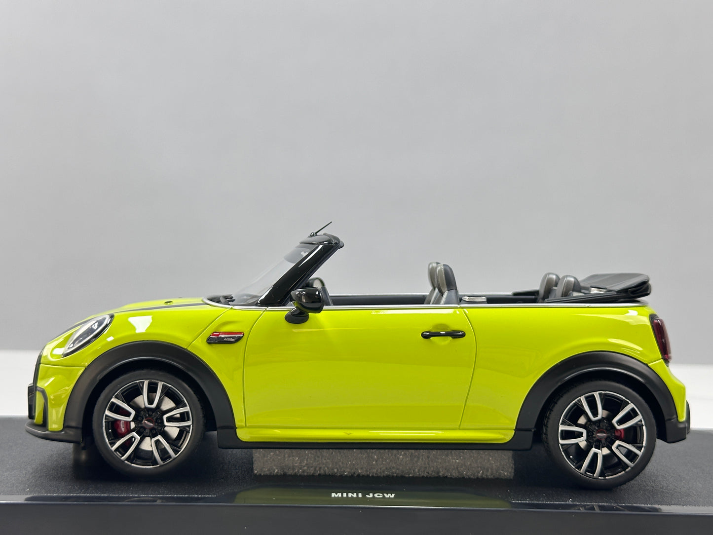 OTTO 1/18 MINI JCW CABRIO ZESTY Benedict Yellow OT1303