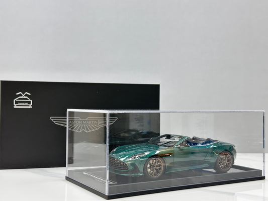 MOTORHELIX 1/18 Aston Martin DB12 Volante (Convertible) - Cinnabar Green - MH394