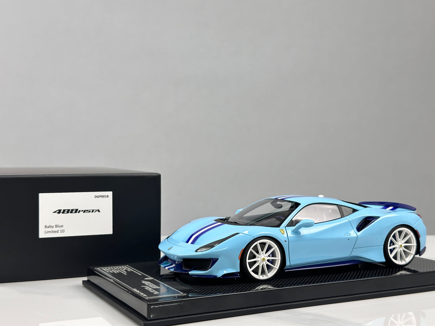 DM Pro 1/18 Ferrari 488pista Resin Fully Opening Baby Blue Simulation Model Car DGP001B