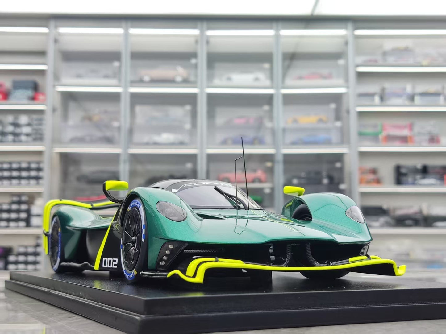 Spark 1/18 Aston Martin Valkyrie AMR Pro 2022 Green 18S943