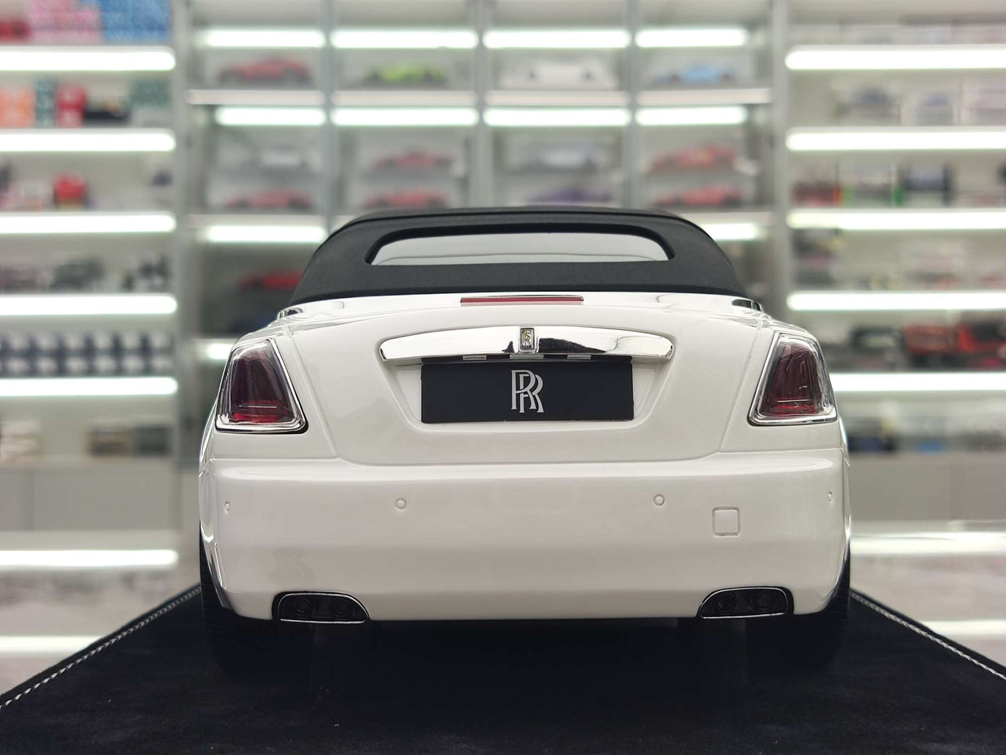 HH Model 1/18 Rolls-Royce Dawn (Pearl White/Diamond Black) HH422