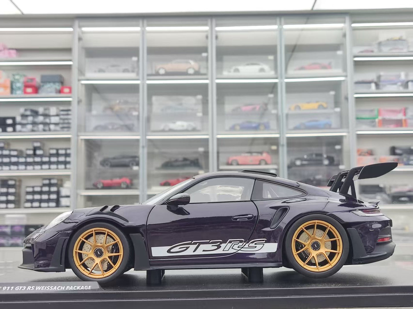 Solido 1/18 Porsche 911 GT3 RS 2024 S1812103