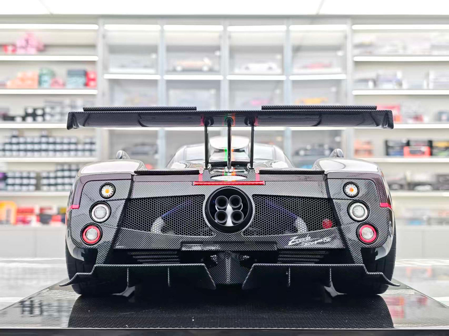 HH Model 1/8 Pagani Zonda 760 Ghost HH575