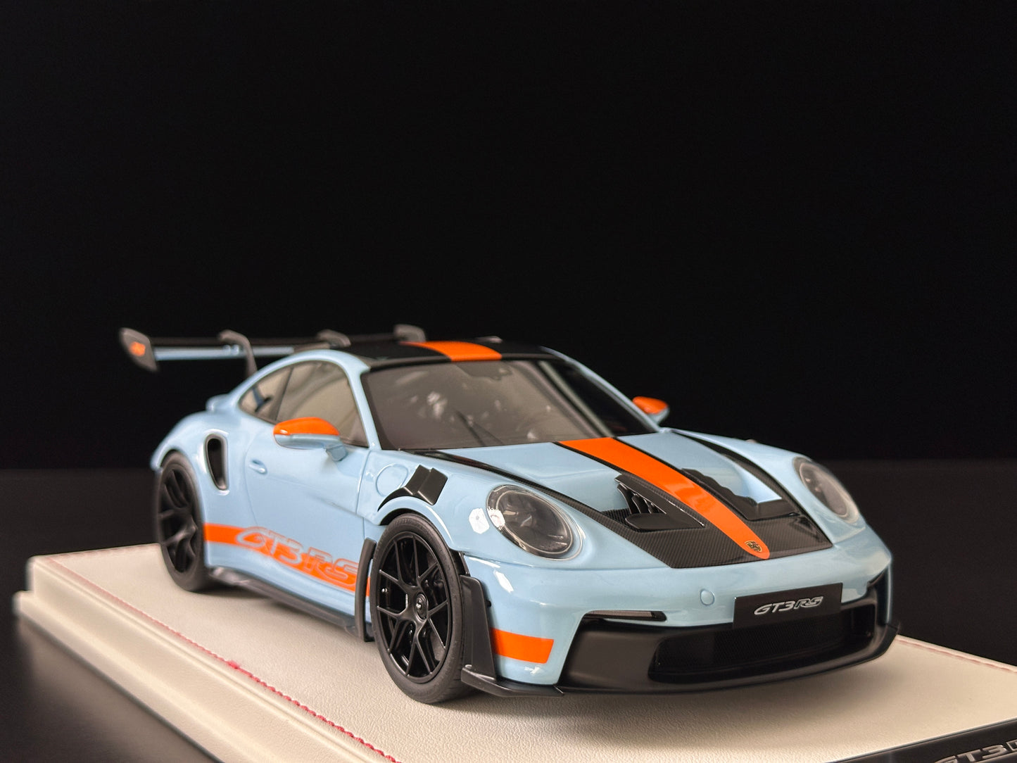 GH MODEL 1/18 Porsche 992 GT3RS Gulf Oil GH017
