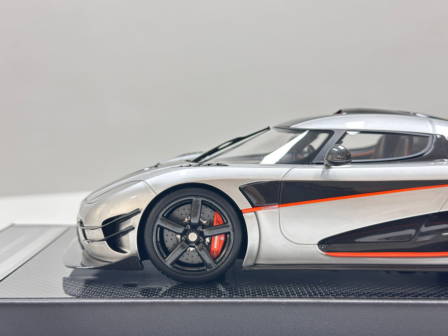 VMB 1/18 Koenigsegg ONE 1 Silver VMB058