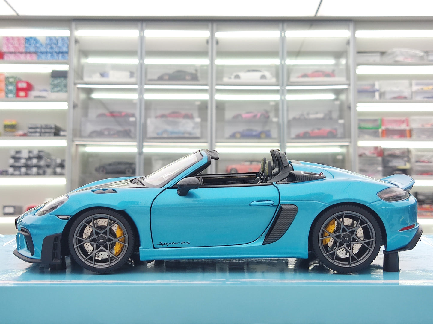 MINICHAMPS 1/18 Porsche 718 SPYDER RS 2024 Ipanema Blue 113063134