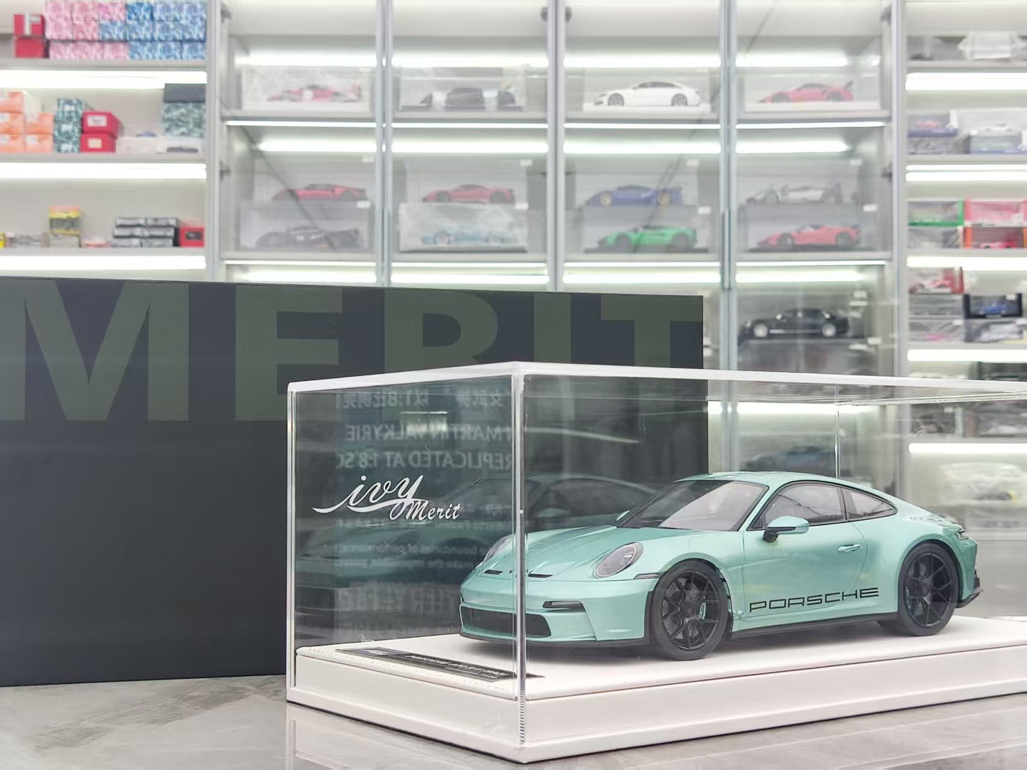 IVY 1/18 Porsche 911 S/T (992) Limited Edition Car Model Birthday Gift