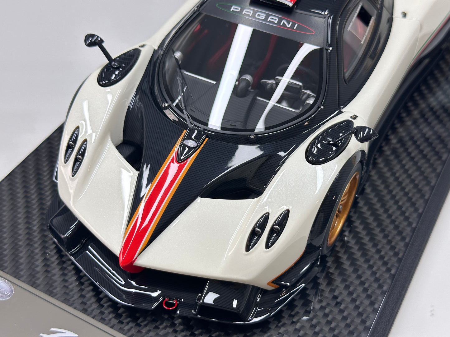 KASH MODEL 1/18 Pagani Zonda R Warm Pearl White KPZR003
