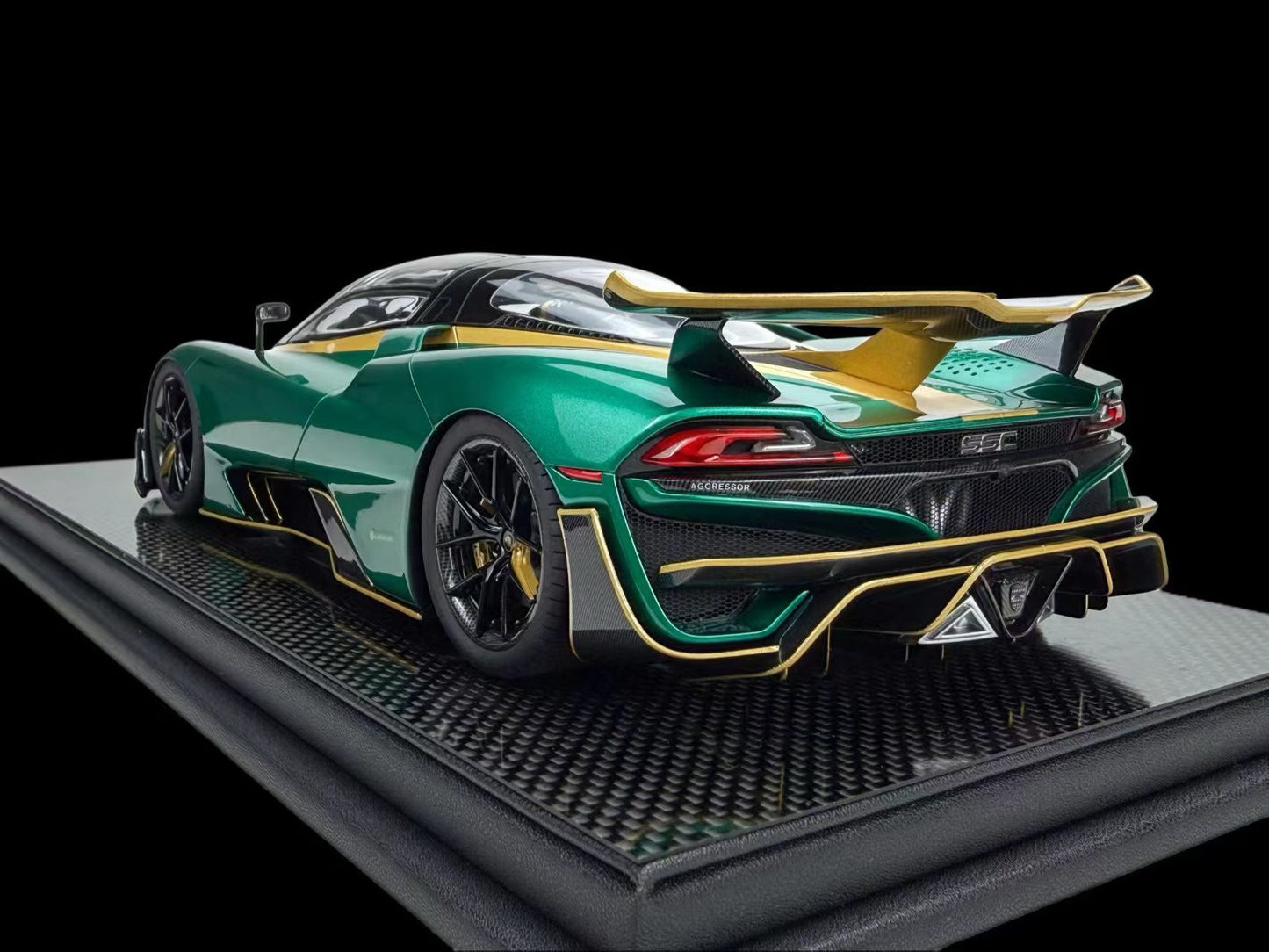 Frontiart 1/18 SSC Tuatara Striker – Green