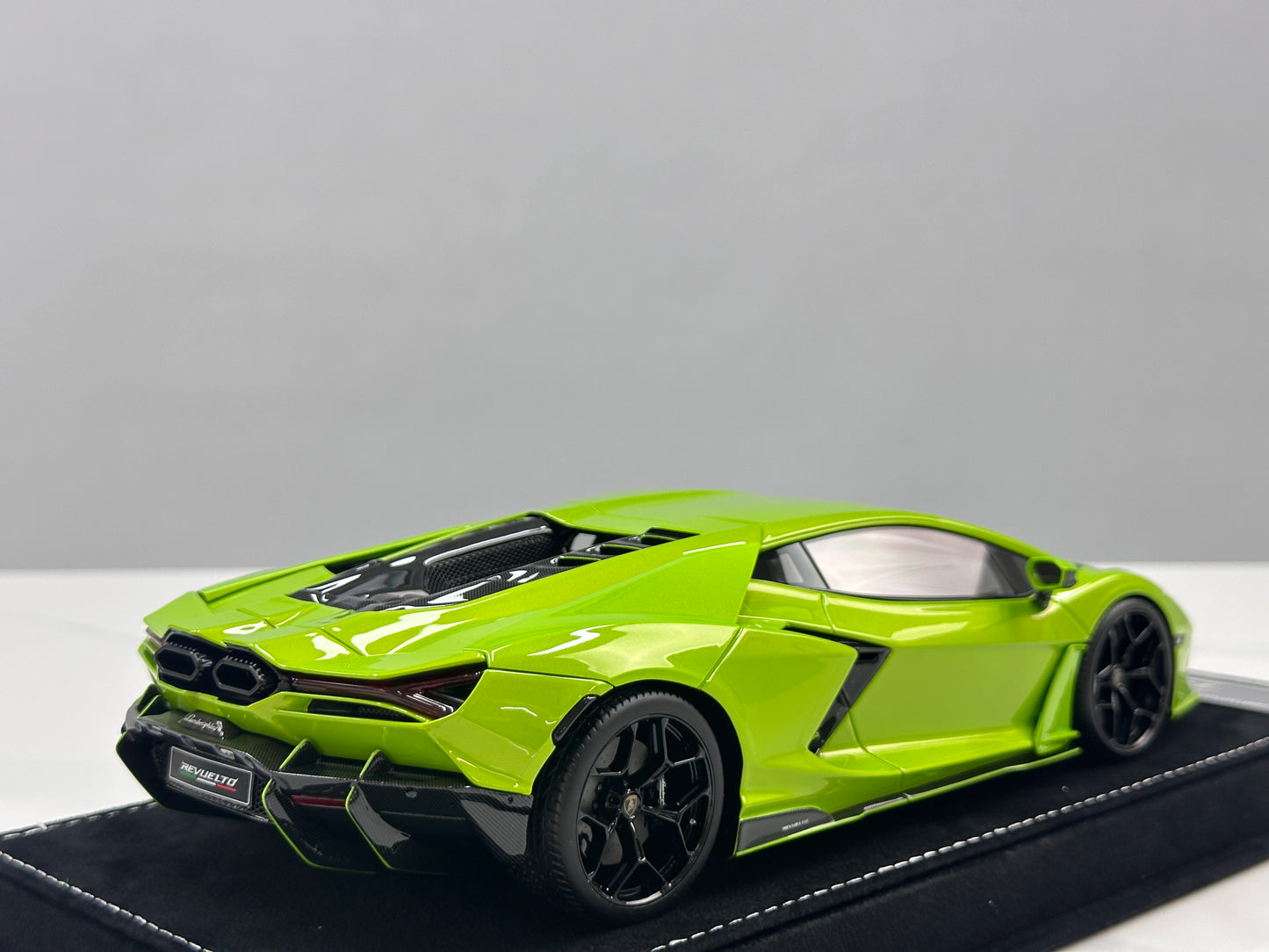 HH Model 1/18 Lamborghini Revuelto Ithaca Green HH615