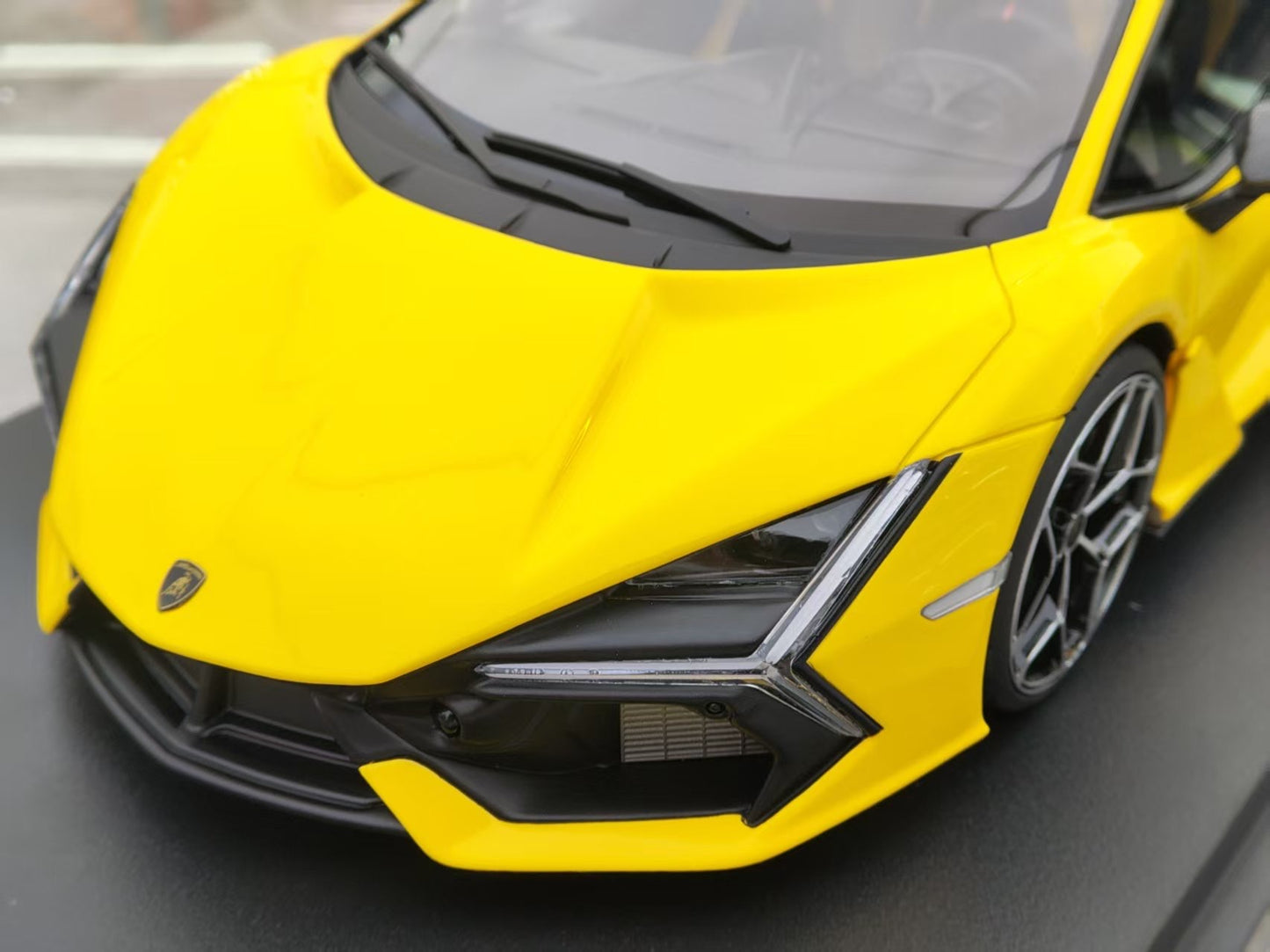 Topspeed 1/18 Lamborghini Revuelto Giallo Resin Model TS0620