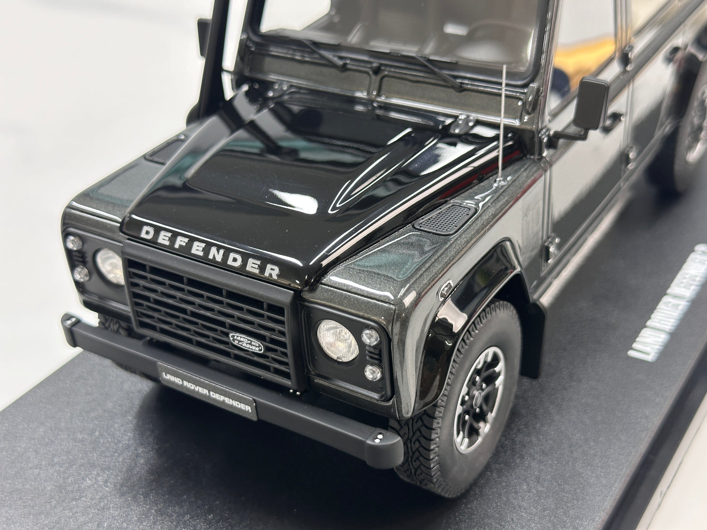 GT Spirit 1/18 Land Rover Defender 110 SW Adventure Edition - Grey (GT968)