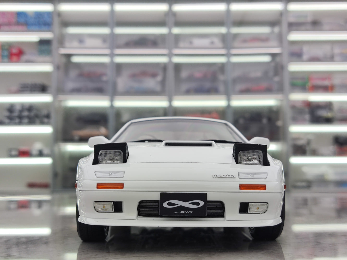 TopArt Collection 1/18 Mazda RX7 FC3S 1989 White Silver Wheels TA007