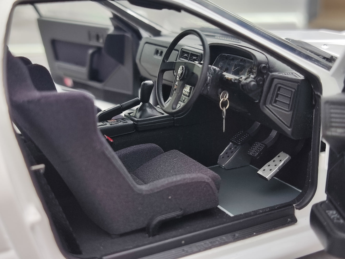 TopArt Collection 1/18 Mazda RX7 FC3S 1989 White Silver Wheels TA007