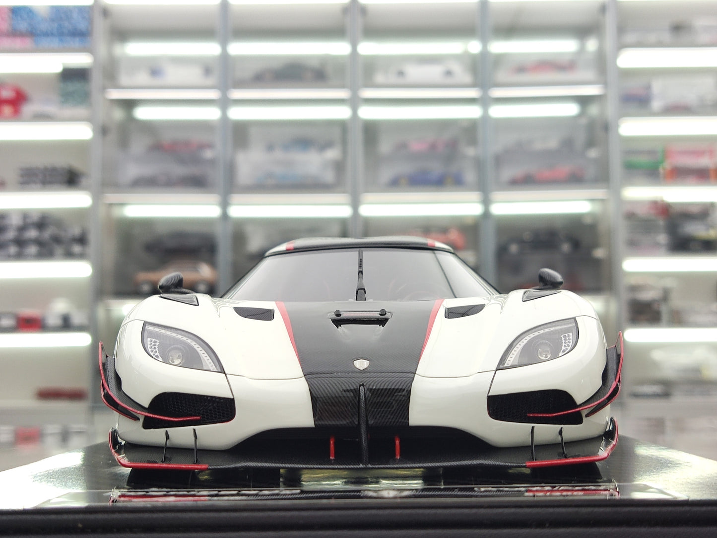 FRONTIART 1/18 Koenigsegg Agera RSR Pearl White FA102