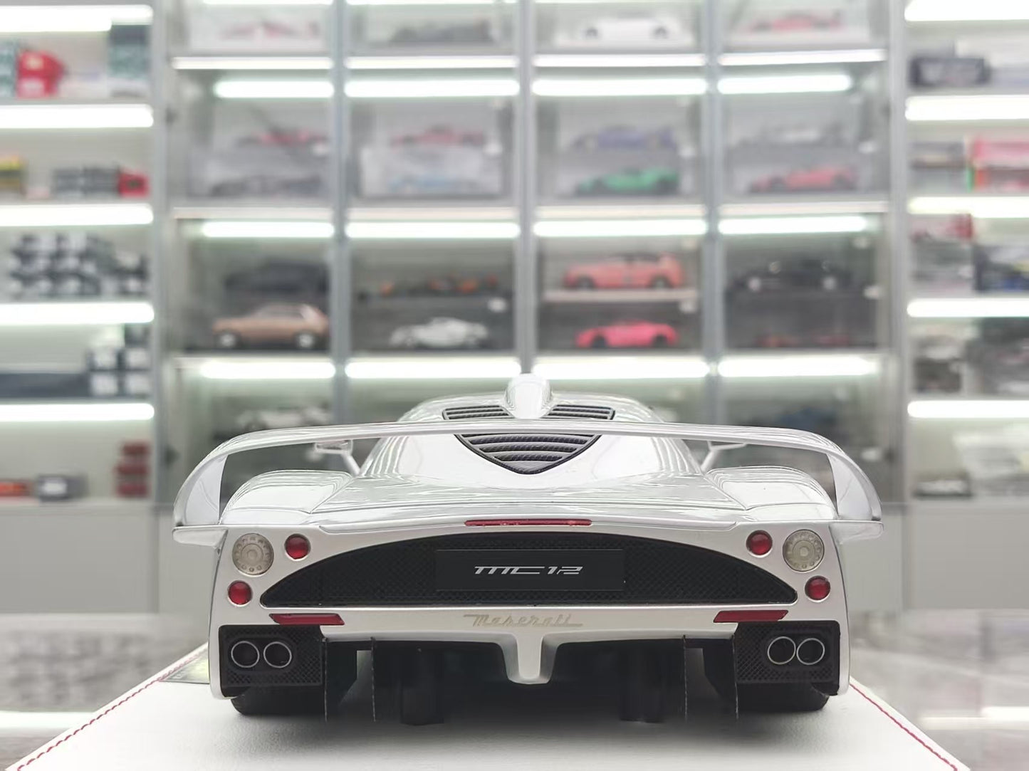 GL 1/18 Maserati MC12 Silver Car Model JS-GL021