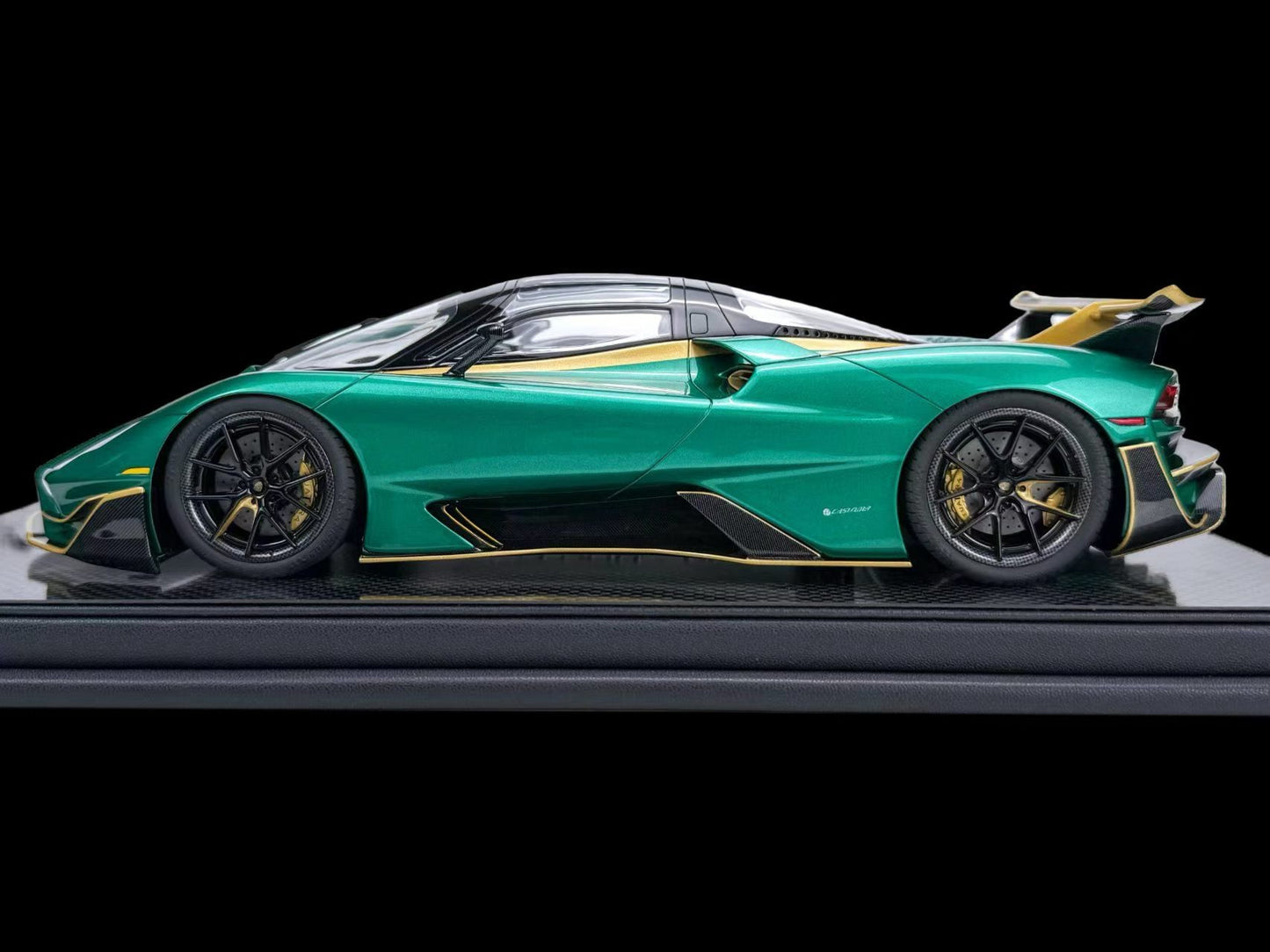 Frontiart 1/18 SSC Tuatara Striker – Green