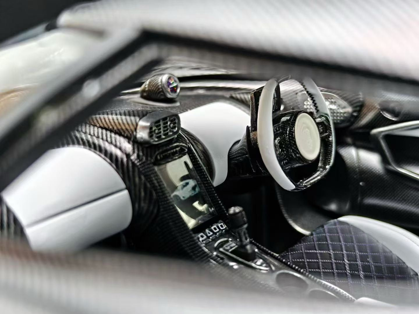 Frontiart 1/18 Koenigsegg Jesko bare carbon