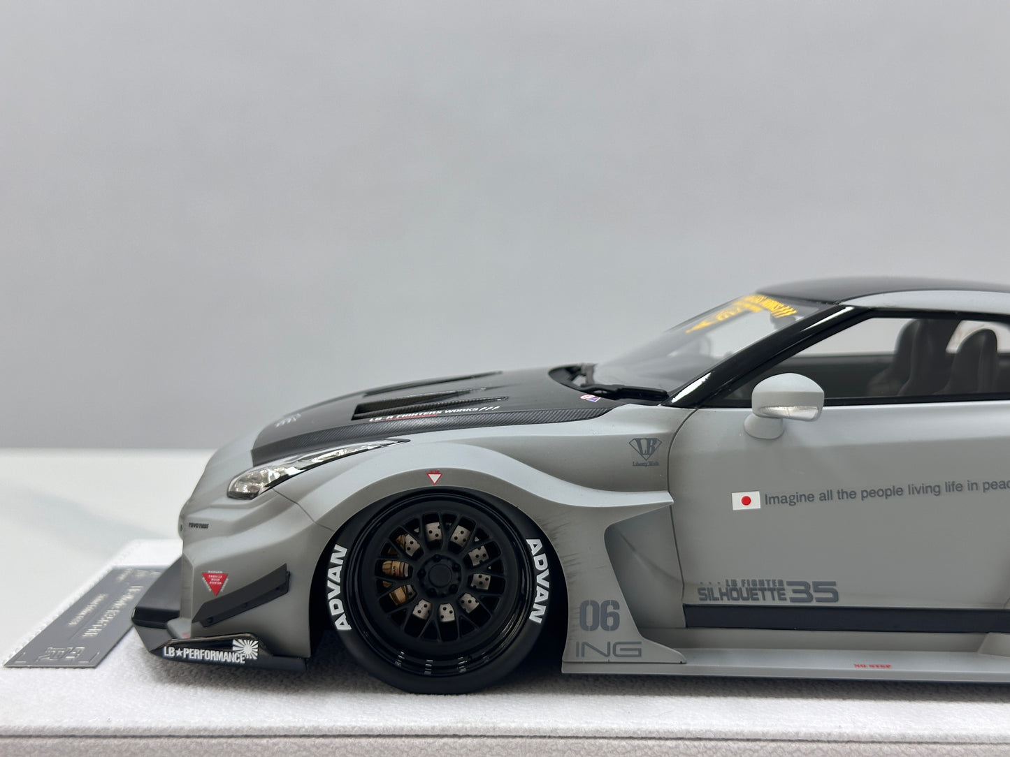BBA MODEL 1/18 Nissan GTR 35GT-RR Fighter Gray BBA063