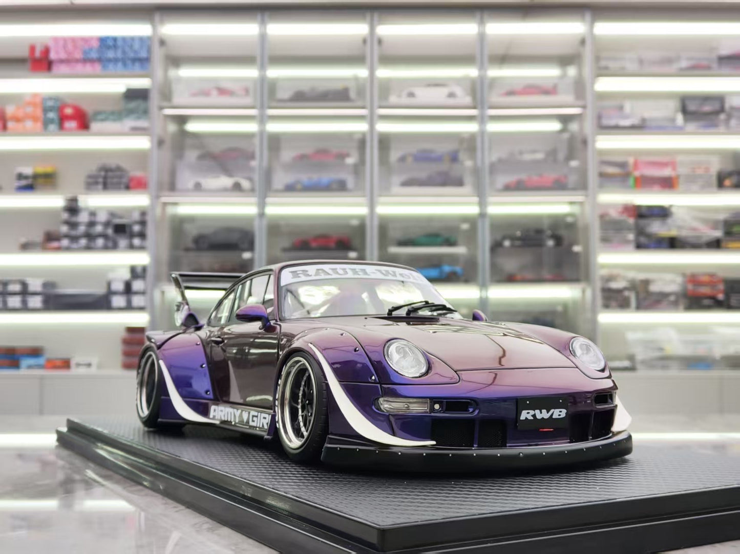 IG 1/18 Porsche RWB 993 Purple Limited Edition Car Model IG3739
