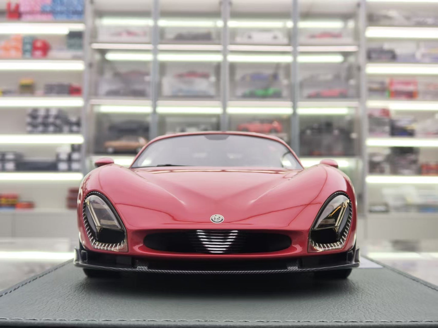 BBR 1/18 Alfa Romeo 33 Stradale leather base red and black wheels car model P18264B