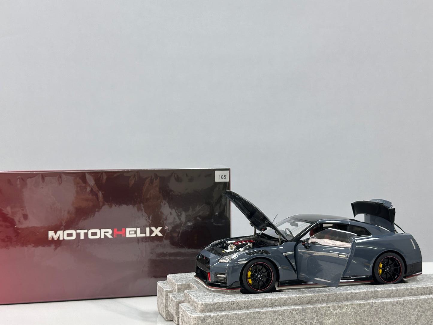 MOTORHELIX 1/18 Nissan GT-R NISMO (R35) Special Edition 2022 Stealth Grey MH369