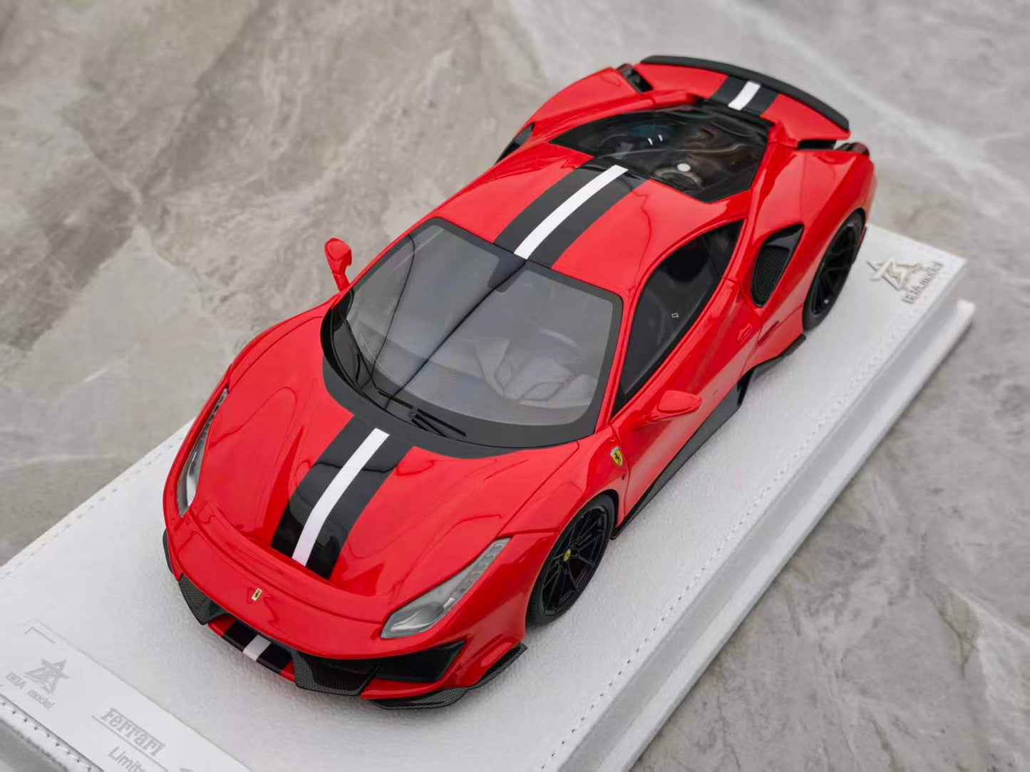 BBA MDOEL 1/18 Ferrari 488PISTA (Red) BBA055