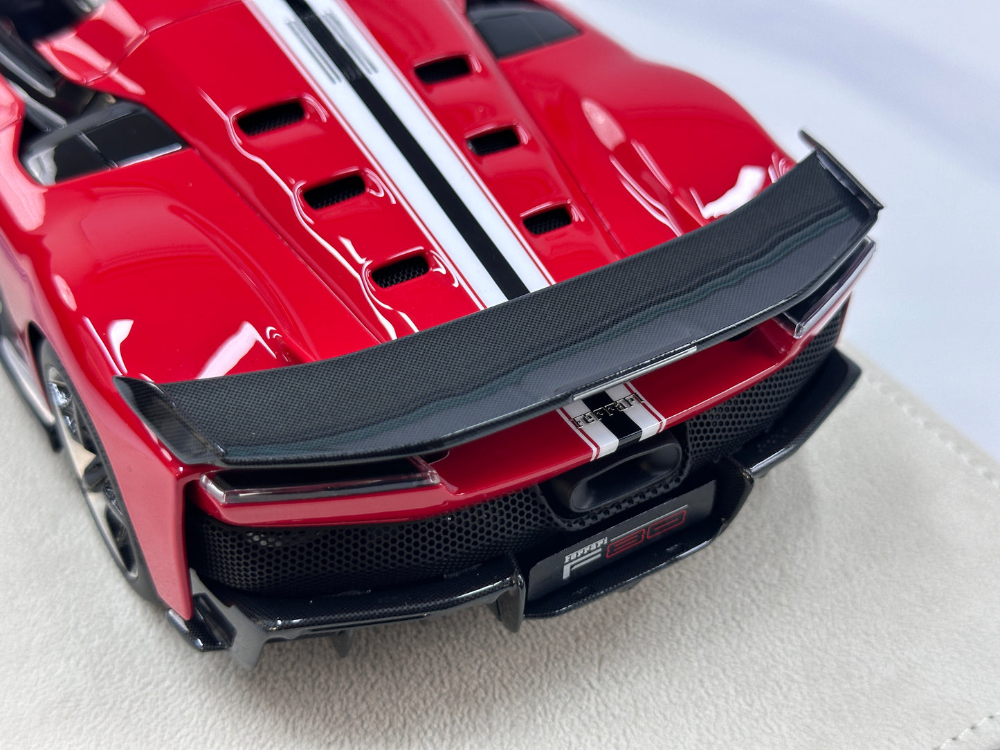 HERMES COLLECTION 1/18 Ferrari F80 (Red Pista Stripe) HC018