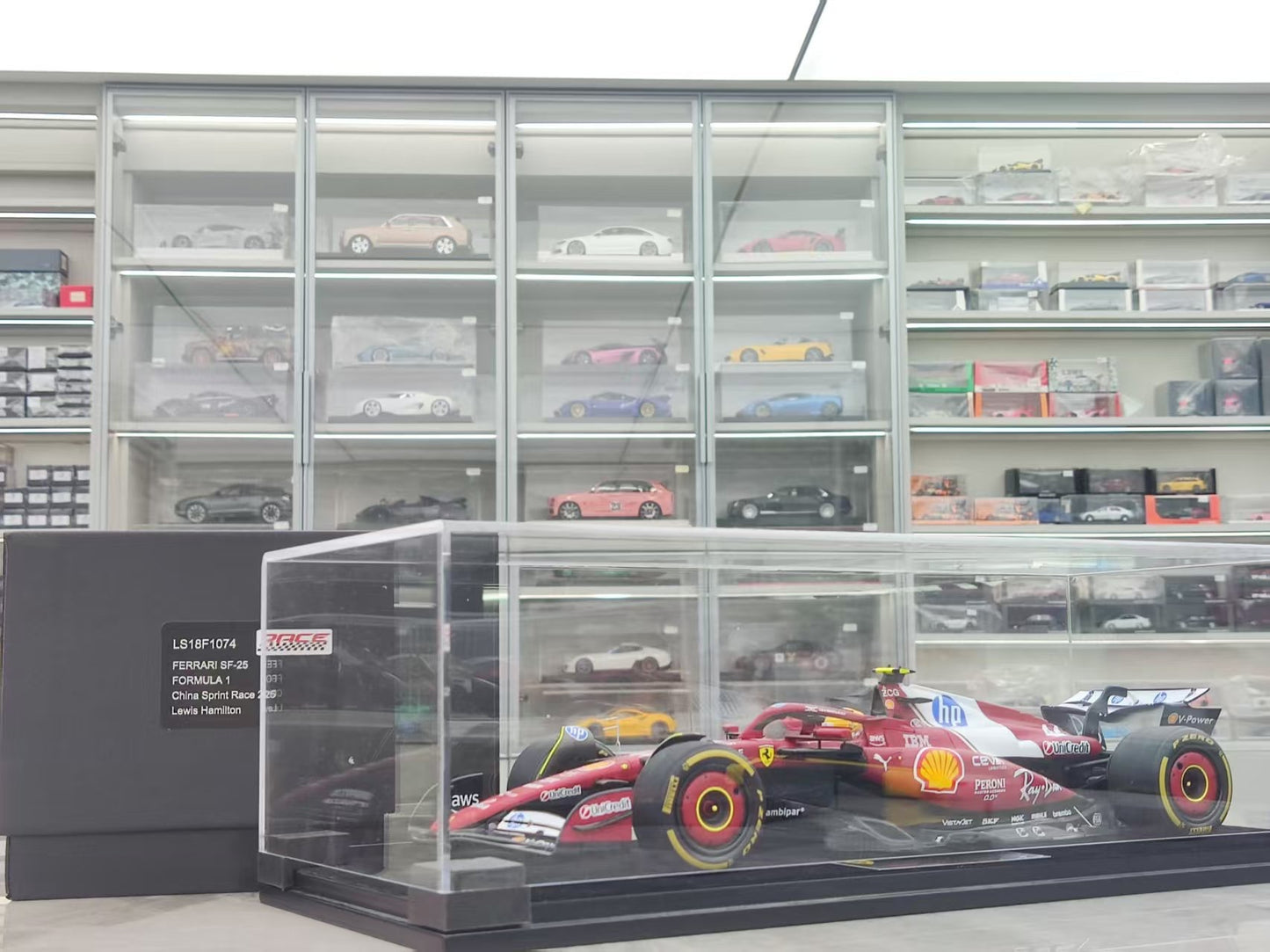 Looksmart 1/18 Ferrari SF-25 2025 Chinese Grand Prix Sprint Race Winner Lewis Hamilton, Red Livery LS18F1074