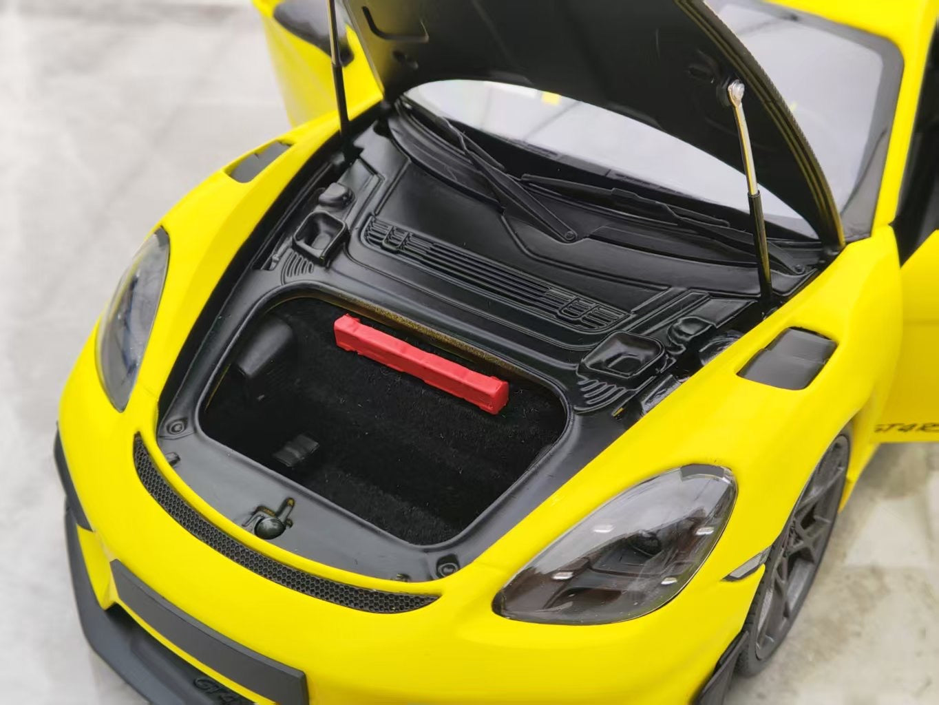 MINICHAMPS 1/18 Porsche 718 GT4RS Yellow Alloy Car Model 110062124