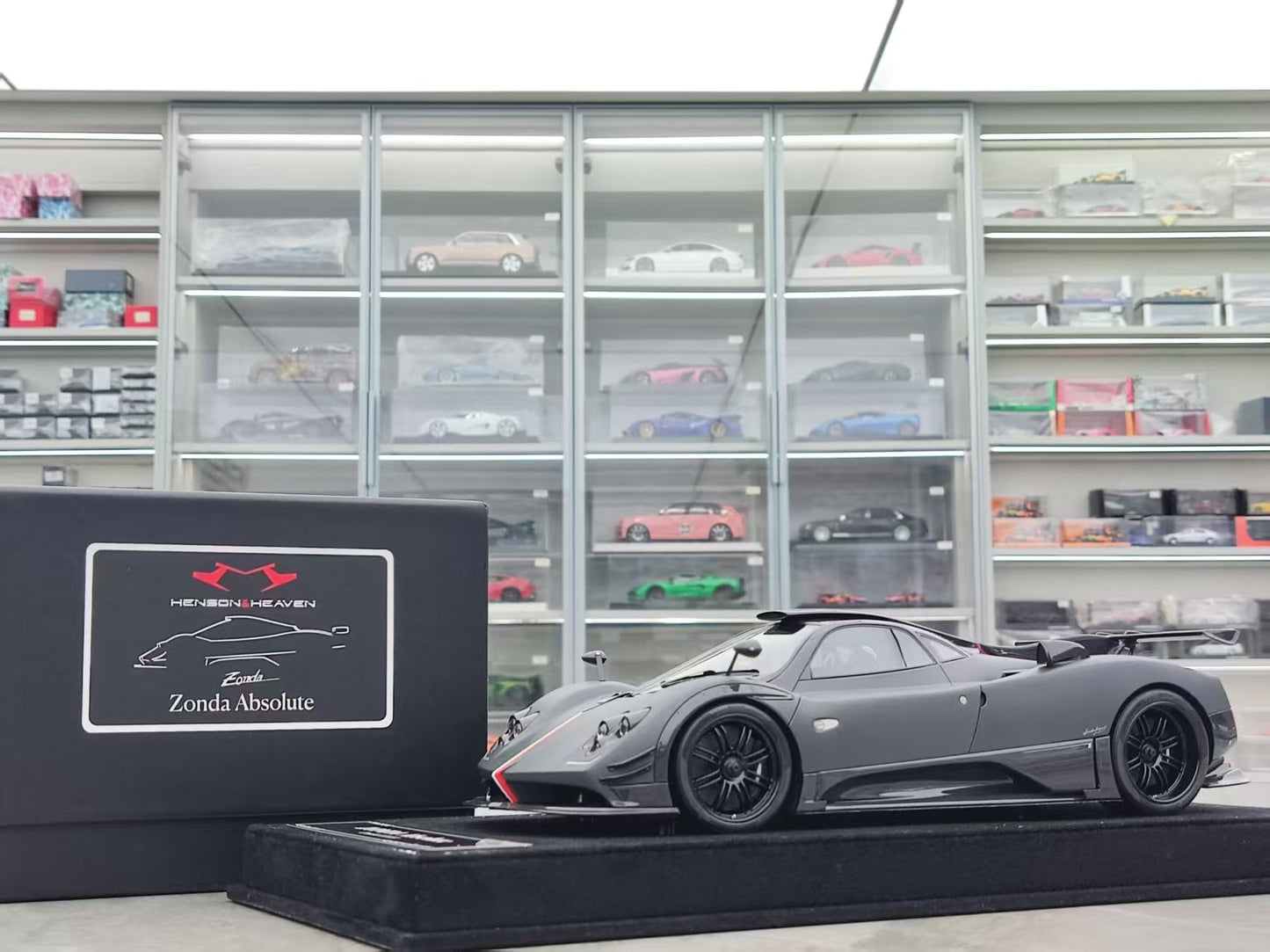 HH Model 1/18 Pagani Zonda Specials Absolute HH556