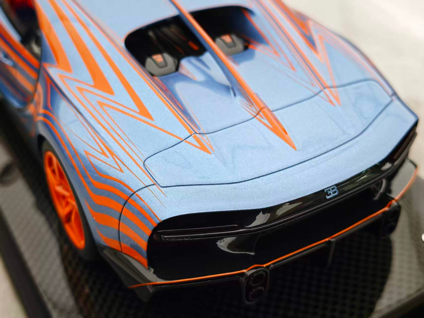 MR 1/18 Bugatti Chiron Super Sport, Silver Blue BUG012B