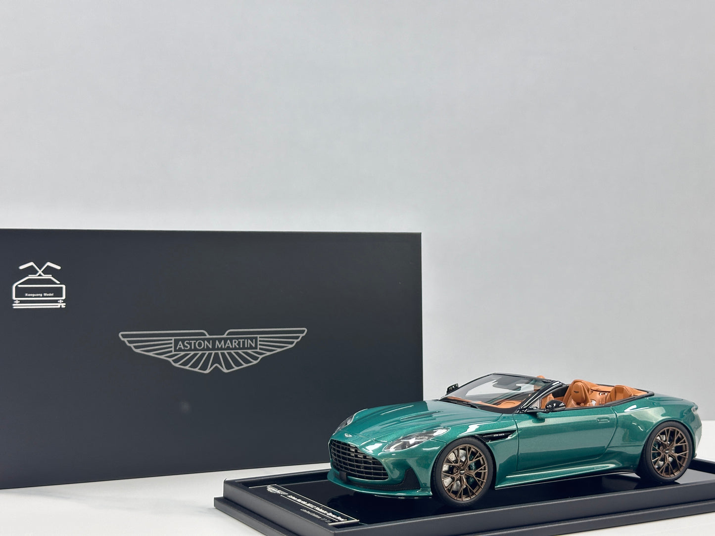 Xiaoguang Model & MotorHelix 1/18 Aston Martin DB12 Volante Convertible – Green (MH385)