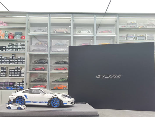 TIMOTHY&PIERRE 1/18 Porsche 911 GT3RS Sonderwunsch White with Blue Carbon TP189