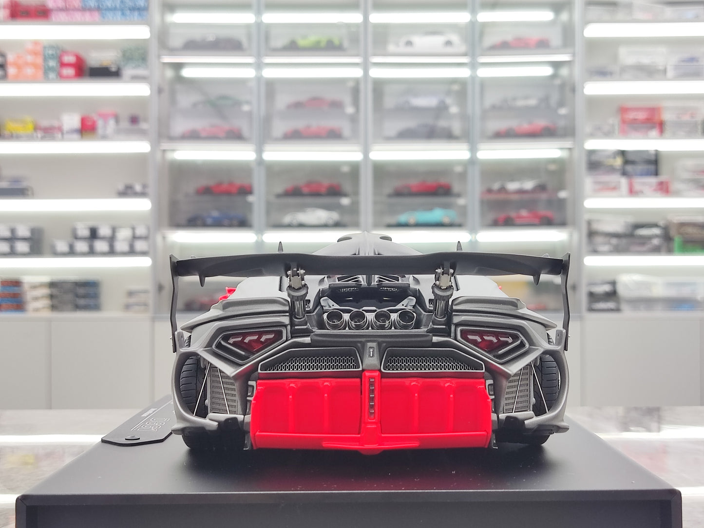 Dreamwalkers 1/18 Lamborghini Awakenup-D661 Mata Arĝenta Tegaĵo Simulada Modelaŭto A-D661-ST02