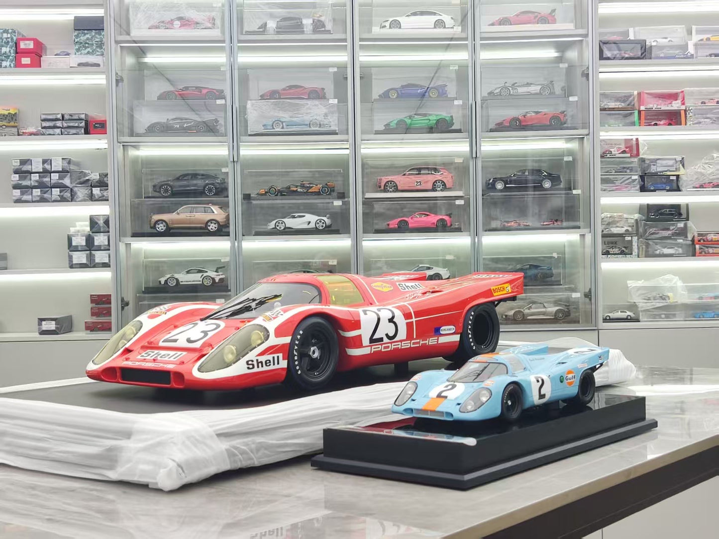 SPARK 1/8 Porsche 917 #23 winner Le Mans 1970 red 08LM70