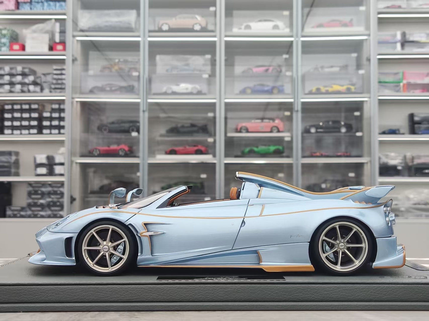 BBR 1/18 Pagani Imola Roadster Light Blue P18250E