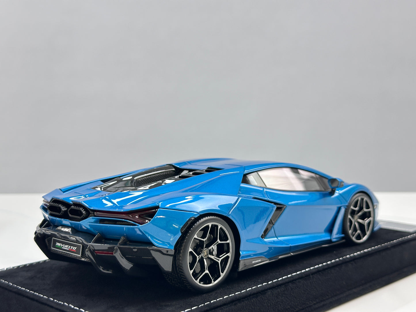 HH Model 1/18 Lamborghini Revuelto 40th Anniversary Blue HH619
