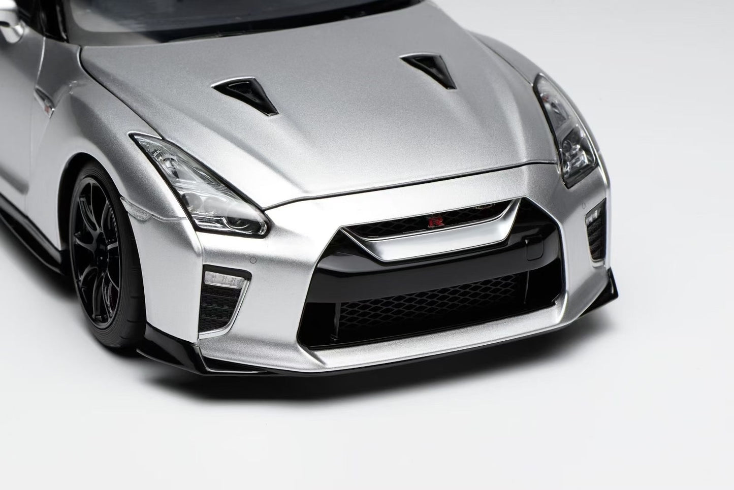 MH 1/18 Nissan GTR R35 All-Opening Alloy Car Model Ornament
