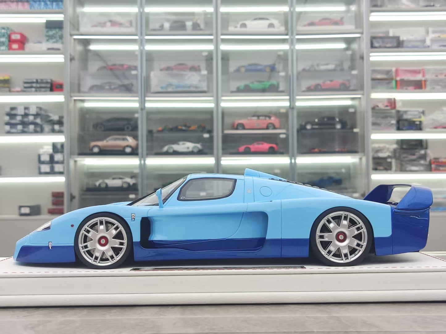 GL 1/18 Maserati MC12 Gulf Blue + Dark Blue Resin Model JS-GL024